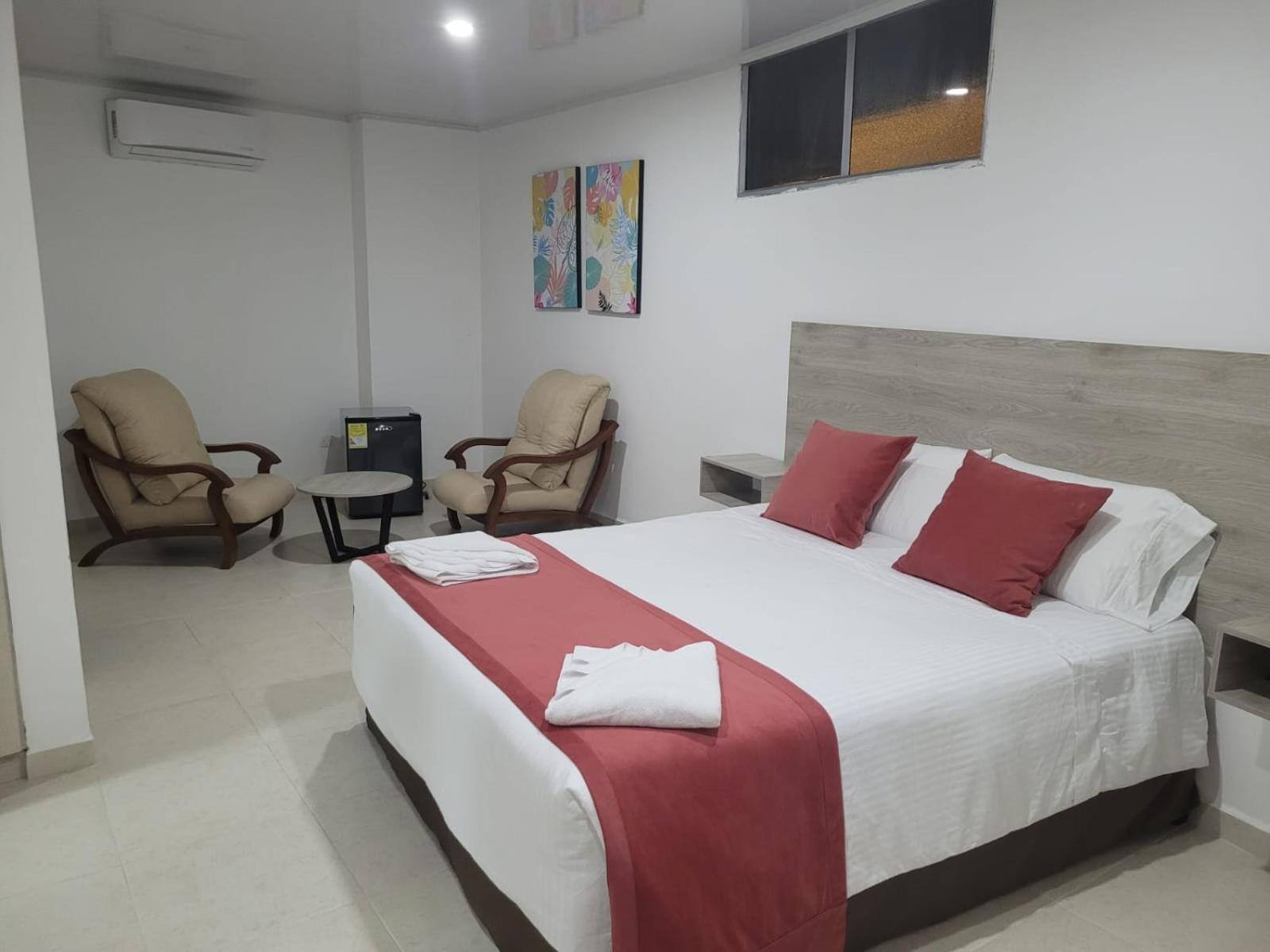Hotel Inara Spa จีราร์ดอท ภายนอก รูปภาพ