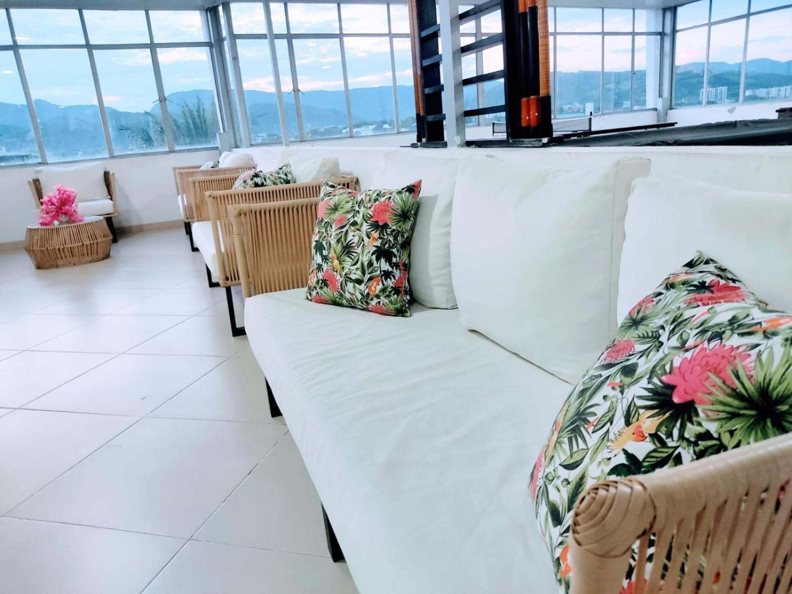 Hotel Inara Spa จีราร์ดอท ภายนอก รูปภาพ
